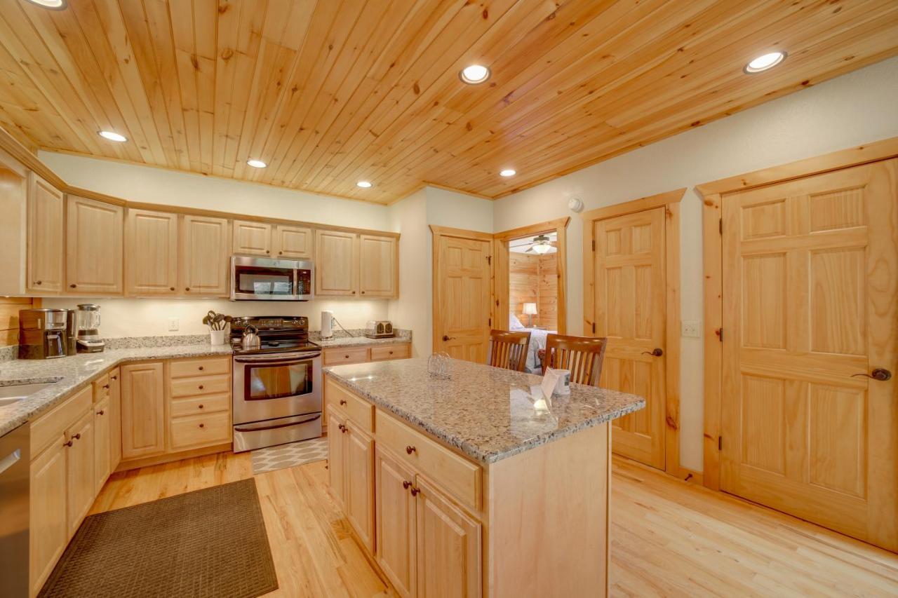Maggie Valley Cabin With Private Hot Tub And Game Room Exterior photo